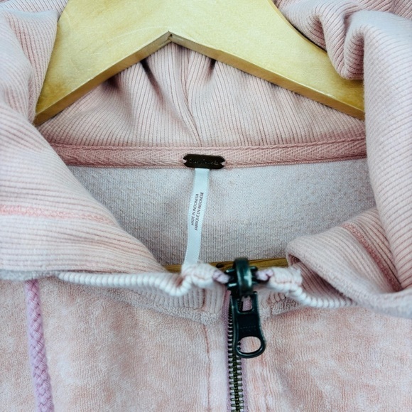 Free People Velour Cropped Oversized Hoodie Pink - Picture 2 of 3